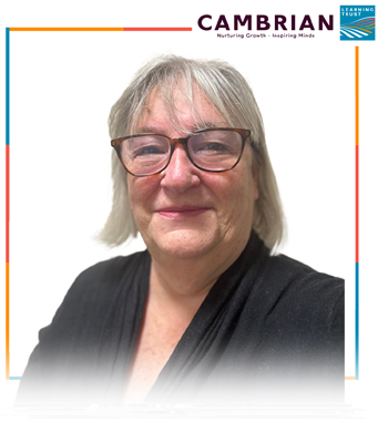 Photo of Liz Holmes